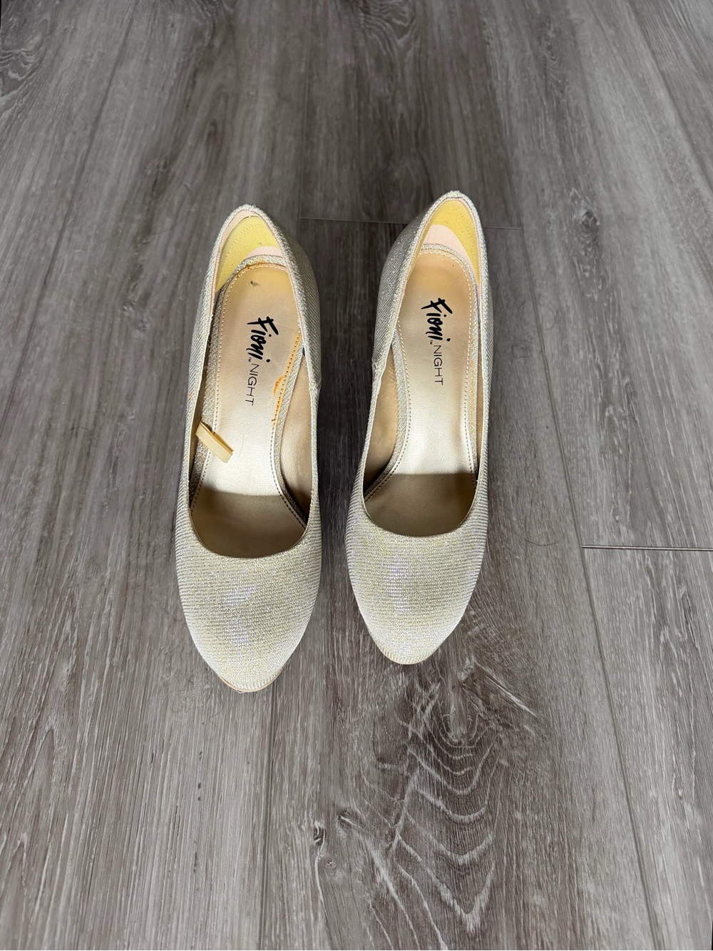 FIONI Clothing Women's Shimmery Pale Gold Closed-Toe Heels